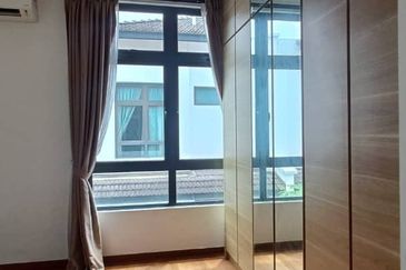 The Eastwell @ Eco Botanic —— Elegant Living IN A Prestigious Community !!