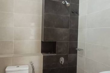 The Eastwell @ Eco Botanic —— Elegant Living IN A Prestigious Community !!