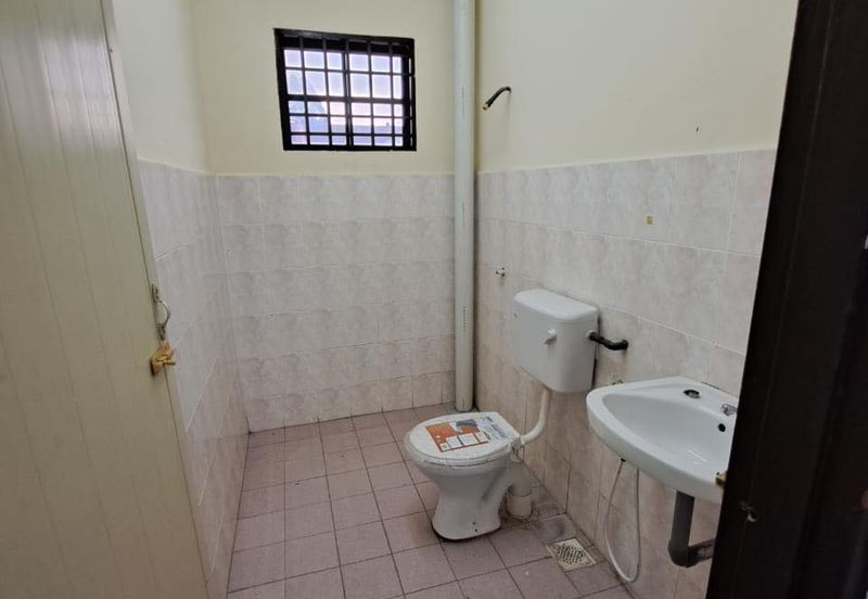 Bercham Double Storey House For Sale