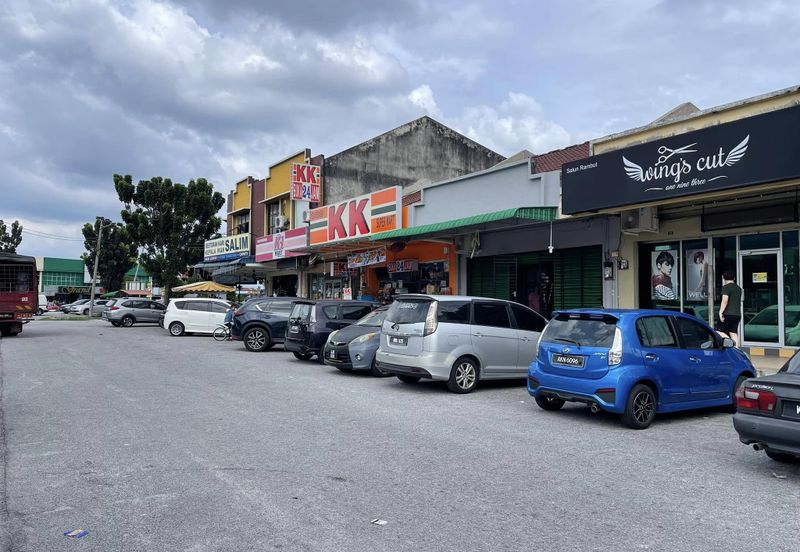 Between Pengkalan and Lahat Double Storey Shop For Sale 
