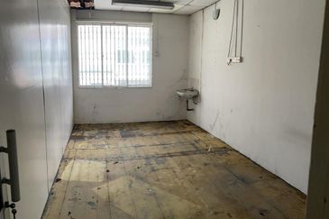 Persiaran Greenhill, Kampung Jawa