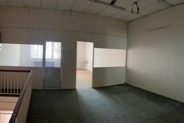 Persiaran Greenhill, Kampung Jawa