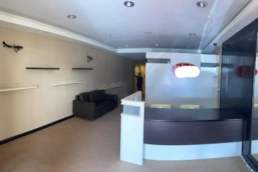 Persiaran Greenhill, Kampung Jawa