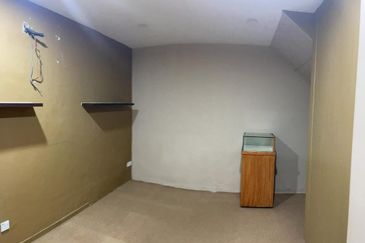 Persiaran Greenhill, Kampung Jawa