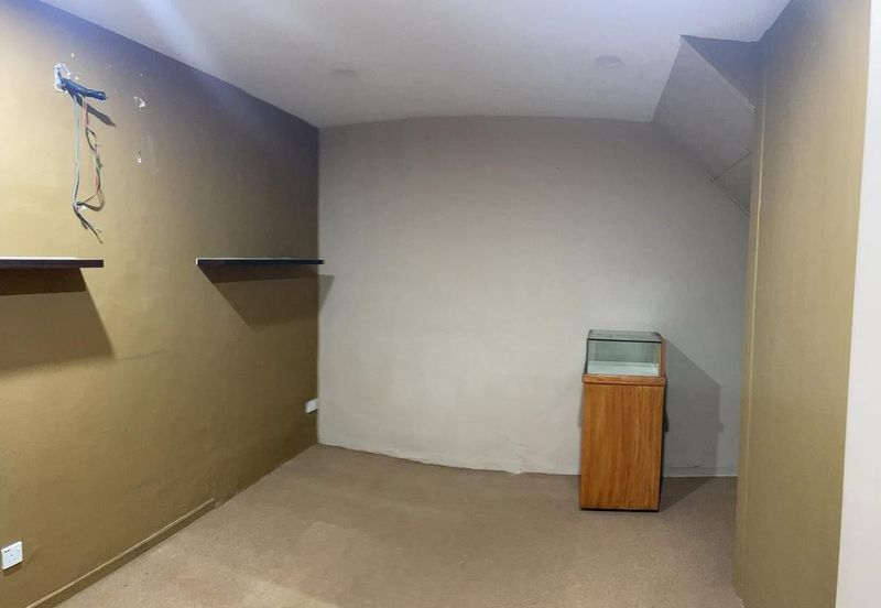 Persiaran Greenhill, Kampung Jawa