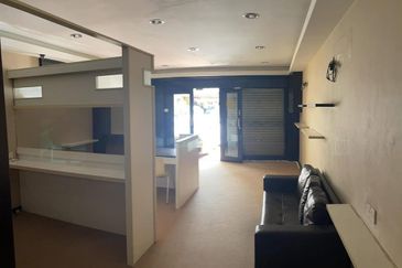 Persiaran Greenhill, Kampung Jawa