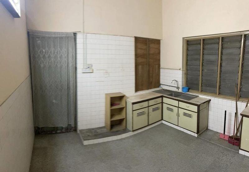 Persiaran Greenhill, Kampung Jawa