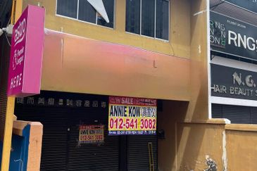 Persiaran Greenhill, Kampung Jawa