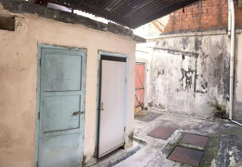 Persiaran Greenhill, Kampung Jawa