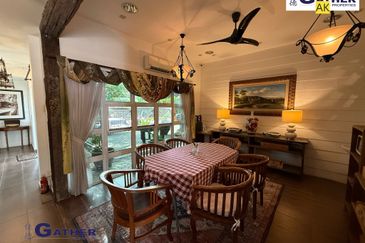 Ipoh Homestay @ 2 adjoining Bungalow For Sale
