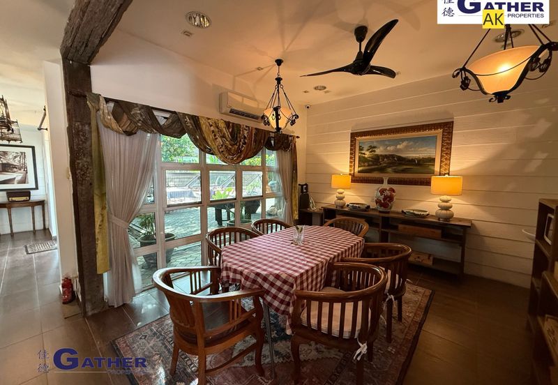 Ipoh Homestay @ 2 adjoining Bungalow For Sale