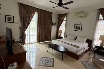 Ipoh Homestay @ 2 adjoining Bungalow For Sale