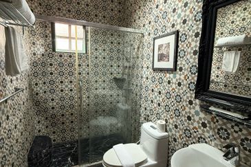 Ipoh Homestay @ 2 adjoining Bungalow For Sale