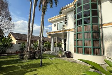 Ipoh Homestay @ 2 adjoining Bungalow For Sale