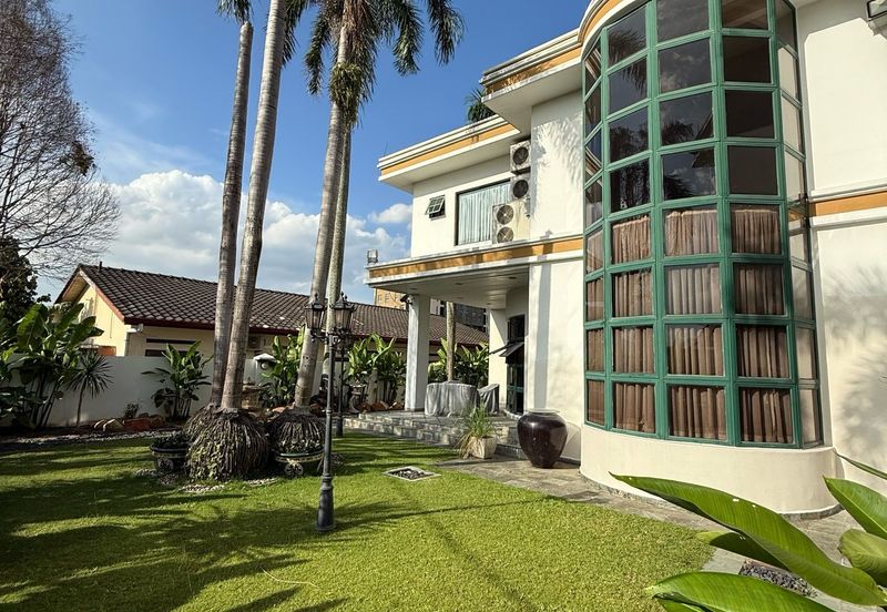 Ipoh Homestay @ 2 adjoining Bungalow For Sale