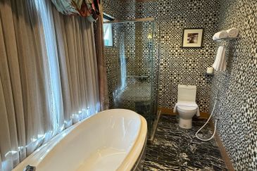 Ipoh Homestay @ 2 adjoining Bungalow For Sale