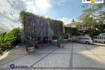 Ipoh Homestay @ 2 adjoining Bungalow For Sale