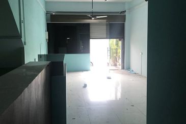 Medan Ipoh Shop Ground Floor For Rent ( 楼下店铺出租 )