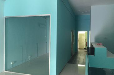 Medan Ipoh Shop Ground Floor For Rent ( 楼下店铺出租 )