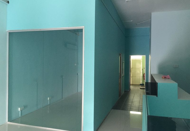 Medan Ipoh Shop Ground Floor For Rent ( 楼下店铺出租 )