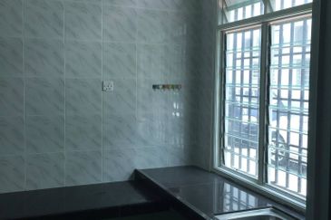 Medan Ipoh Shop Ground Floor For Rent ( 楼下店铺出租 )