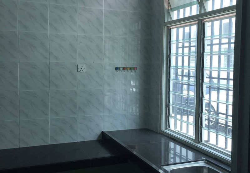 Medan Ipoh Shop Ground Floor For Rent ( 楼下店铺出租 )