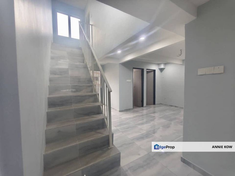 2.5 Storey house at Ipoh Garden East For Sale  , Perak, Ipoh