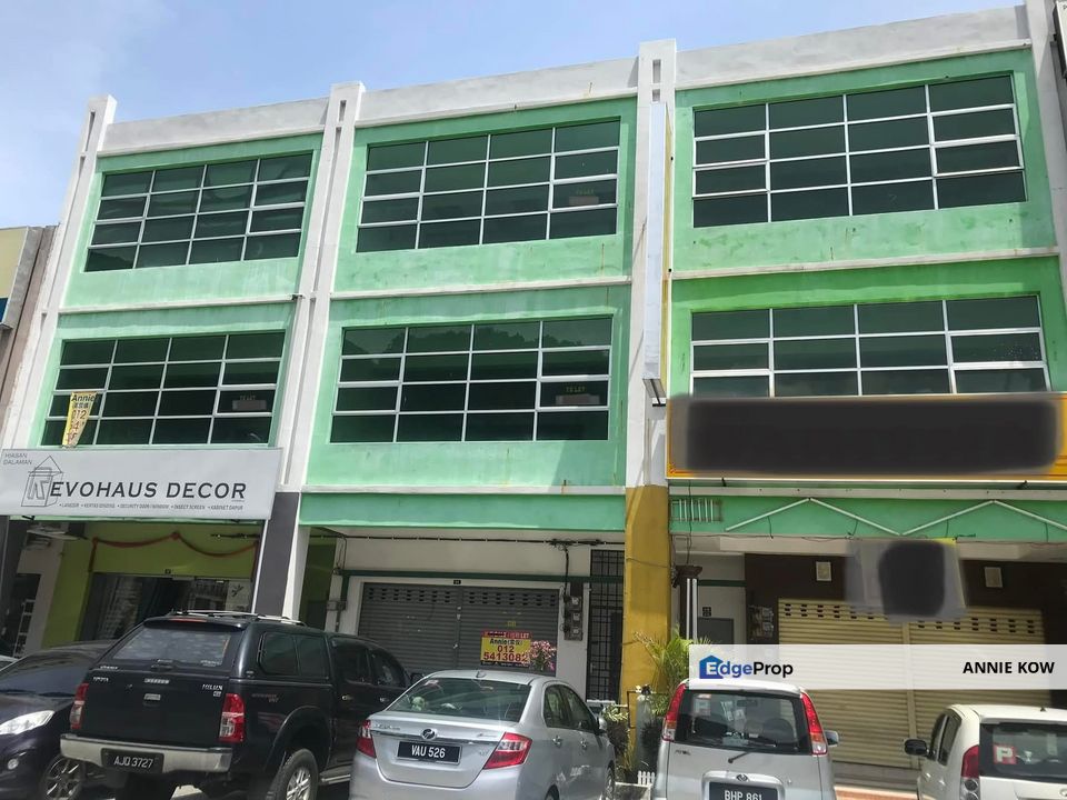 3 Storey Shop For Sale 出售面向务边大路三层店铺 📍Medan Song Choon, nearby Botani 松俊花园, Perak, Ipoh