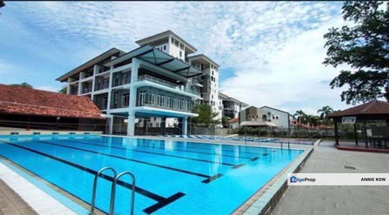 Double storey Bangalow house in Taman Golf for sale , Perak, Ipoh