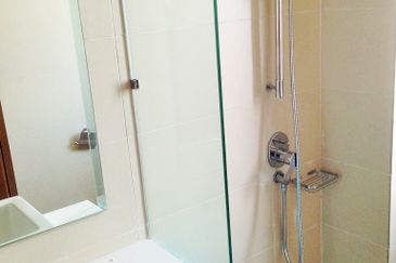 Royal Regent Sri Putramas III