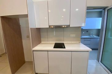 Royal Regent Sri Putramas III