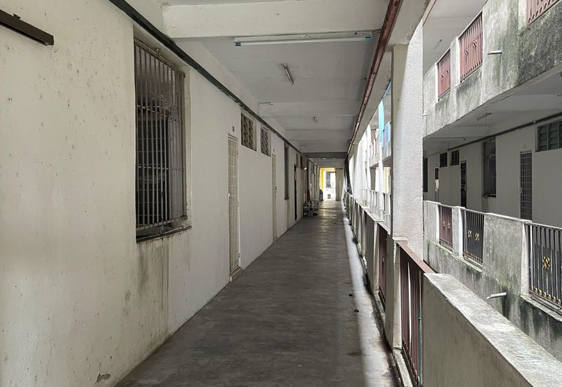 Panorama Lapangan Perdana Flat