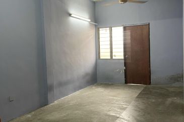 Panorama Lapangan Perdana Flat