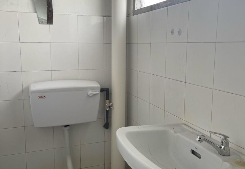 Panorama Lapangan Perdana Flat