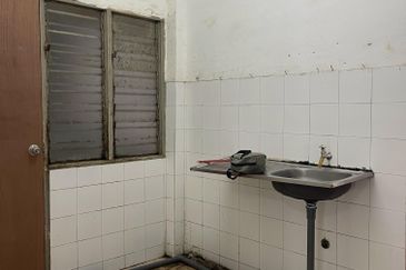 Panorama Lapangan Perdana Flat