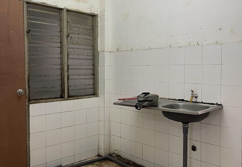 Panorama Lapangan Perdana Flat