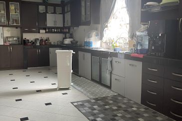 Persiaran wira Jaya Barat,Semi-D ,For Sale RM1.3m