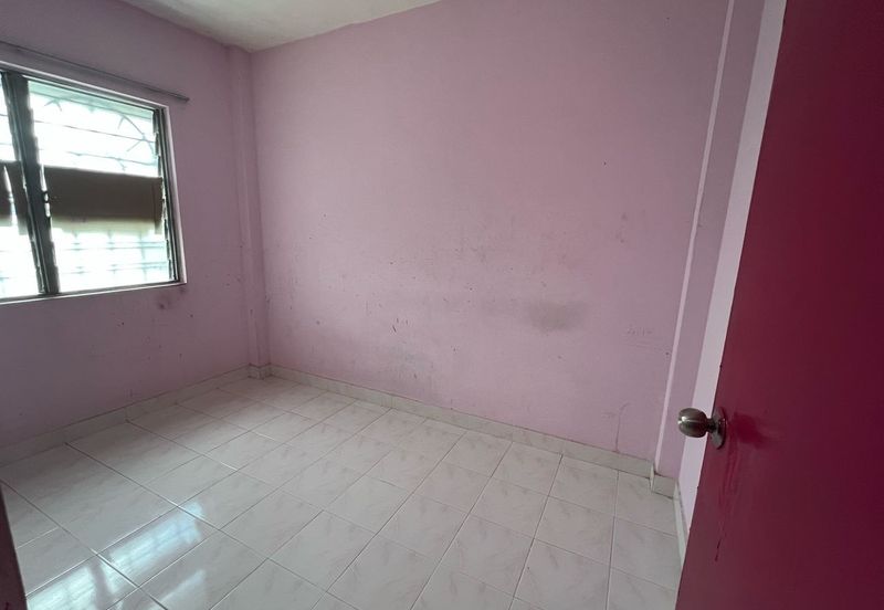 Taman Pinggiran Flat