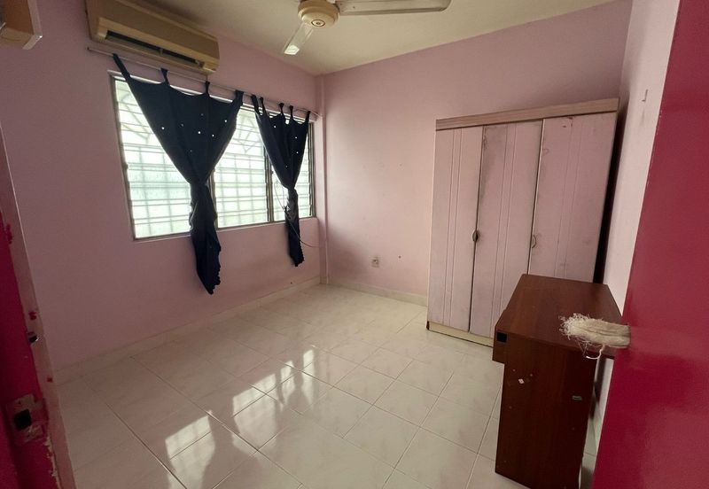 Taman Pinggiran Flat