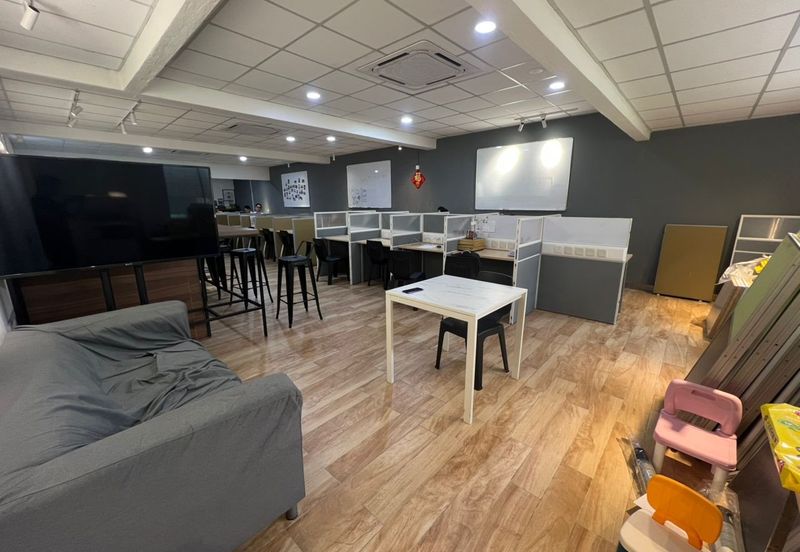 TAMAN BUNGA RAYA TBR OFFICE LVL 1 FOR RENT , RENOVATED 22X75 LONG SHOP OFFICE SETAPAK READY TO MOVE IN 