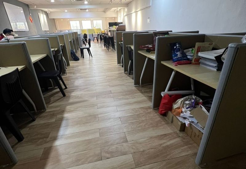 TAMAN BUNGA RAYA TBR OFFICE LVL 1 FOR RENT , RENOVATED 22X75 LONG SHOP OFFICE SETAPAK READY TO MOVE IN 