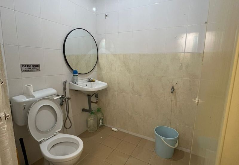 TAMAN BUNGA RAYA TBR OFFICE LVL 1 FOR RENT , RENOVATED 22X75 LONG SHOP OFFICE SETAPAK READY TO MOVE IN 