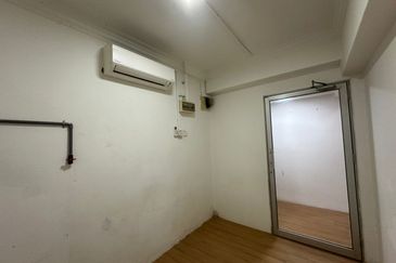 JALAN GENTING KLANG  KFC FACING MAIN ROAD SHOP OFFICE FOR RENT LVL 1 SETAPAK NEXT TO PV128 PV 126 METRO 