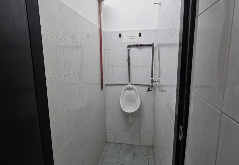 TAMAN BUNGA RAYA TBR OFFICE LVL 1 FOR RENT , RENOVATED 22X75 LONG SHOP OFFICE SETAPAK READY TO MOVE IN 