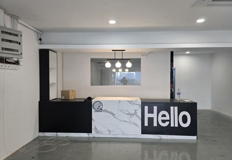 TAMAN BUNGA RAYA TBR OFFICE LVL 1 FOR RENT , RENOVATED 22X75 LONG SHOP OFFICE SETAPAK READY TO MOVE IN 