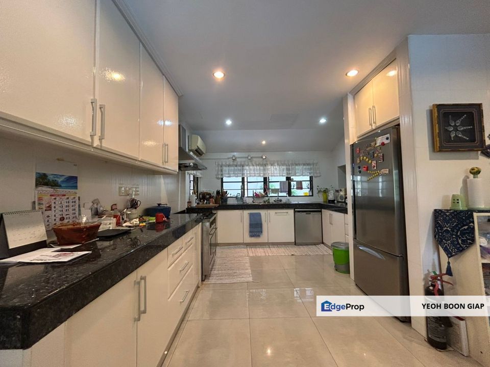 2.5 Storey Bungalow with Salt Water pool at Taman Ampang Utama for Sale, Selangor, Ampang