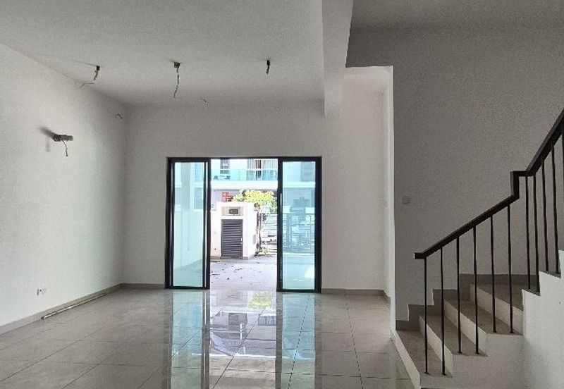Double Storey Terrace House Intermediate in Puchong for sale
