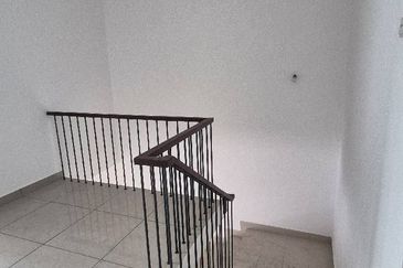 Double Storey Terrace House Intermediate in Puchong for sale