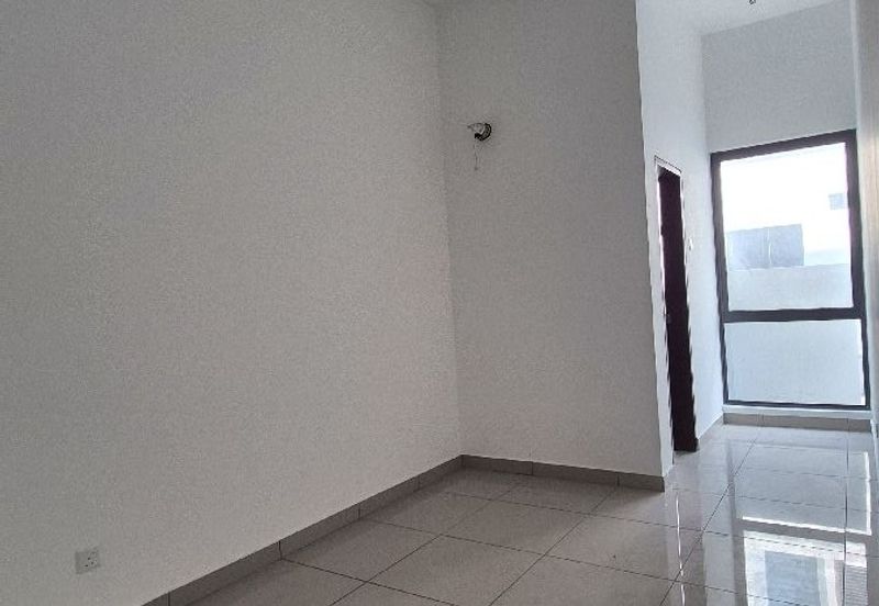 Double Storey Terrace House Intermediate in Puchong for sale