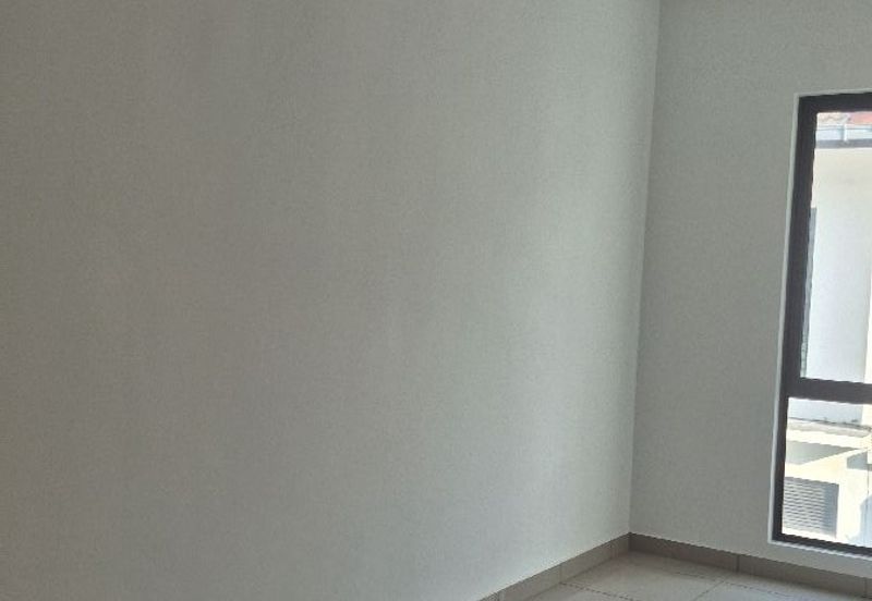 Double Storey Terrace House Intermediate in Puchong for sale